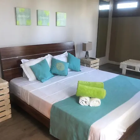 Le Gite Du Bonheur Guest House & Car Rental Tamarin Exterior photo